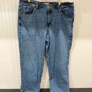 Universal Thread Women's Light Blue Relaxed Jeans